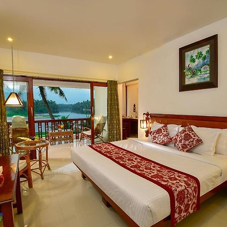 Beach And Lake Ayurvedic Resort, Kovalam Kültér fotó