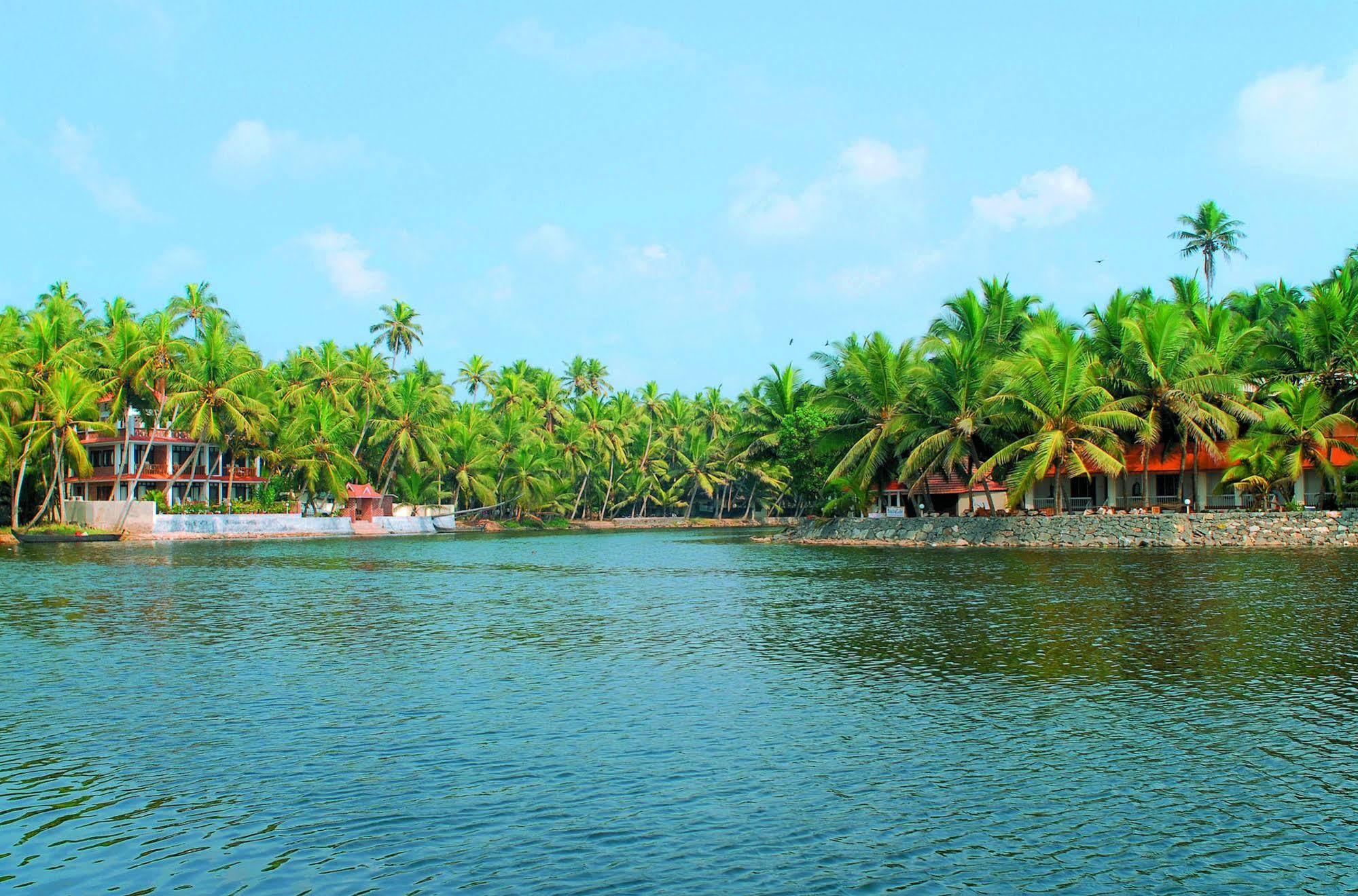 Beach And Lake Ayurvedic Resort, Kovalam Kültér fotó