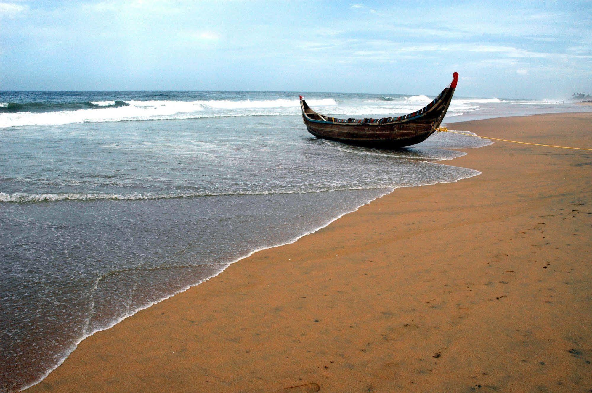 Beach And Lake Ayurvedic Resort, Kovalam Kültér fotó